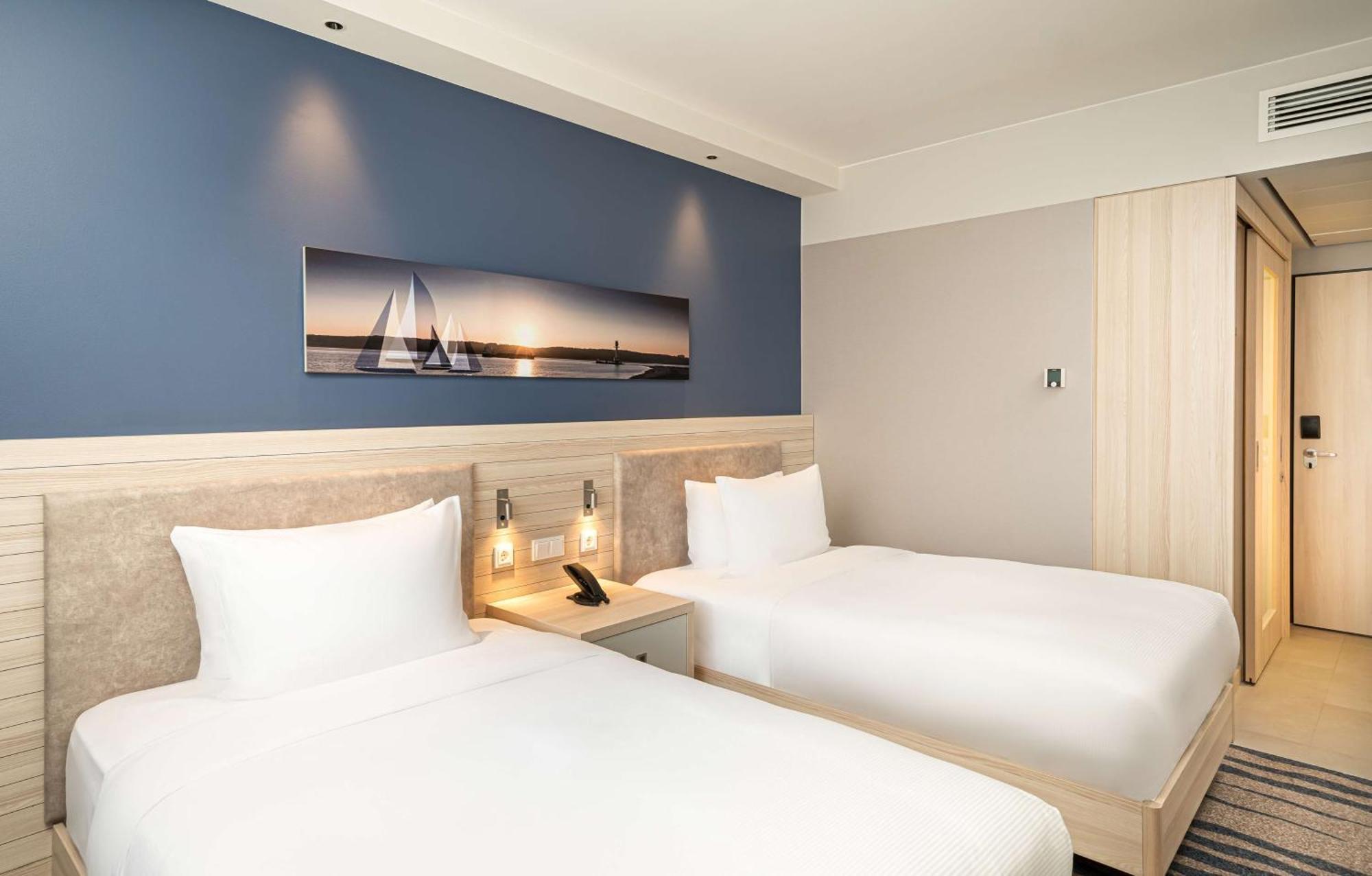 Отель Hampton By Hilton Киль Экстерьер фото