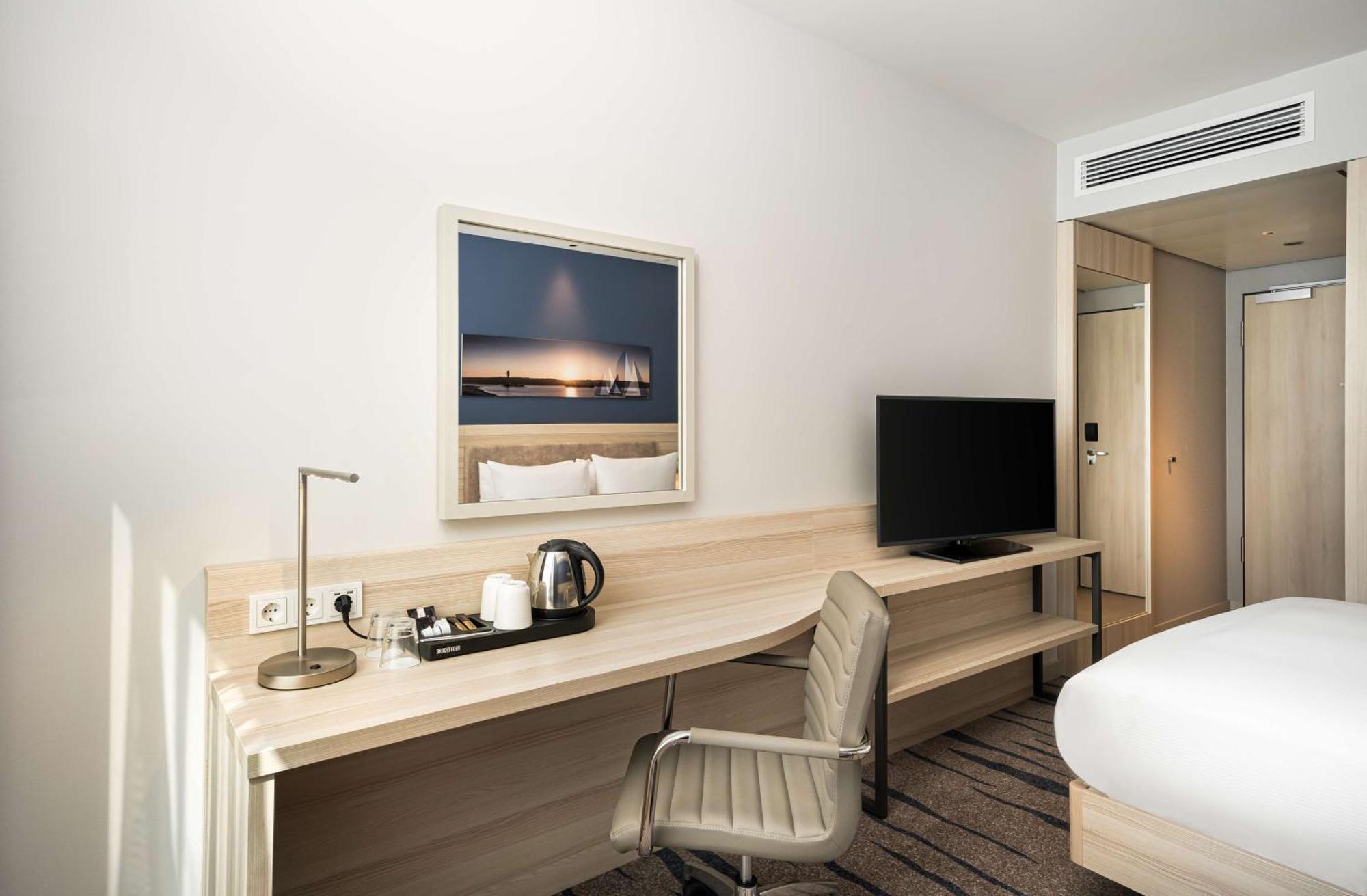 Отель Hampton By Hilton Киль Экстерьер фото